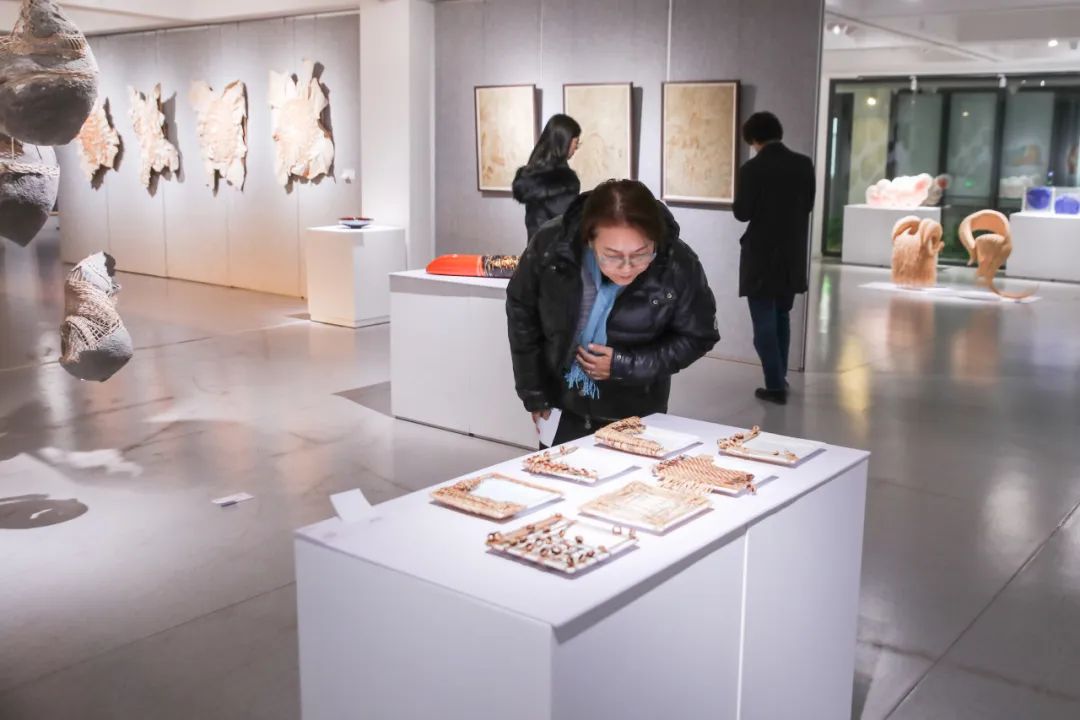 说明: 图片 说明: 图片
