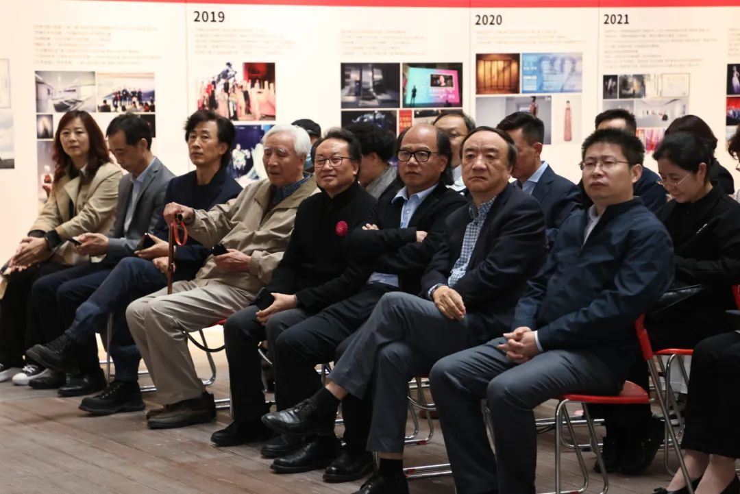 说明: 图片 说明: 图片