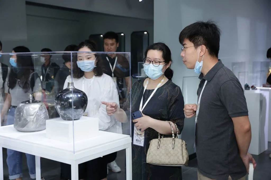 说明: 图片 说明: 图片